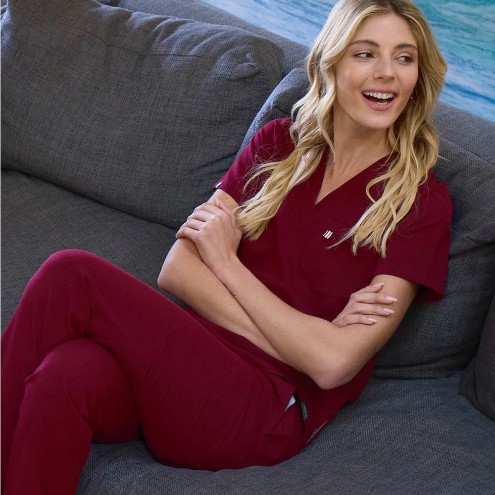 Mediclo TENCEL Sal Essential Scrub Top & Sicily Pintuck Tapered Scrub Pants
